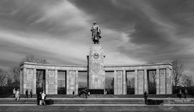 Sowjetisches Ehrenmal im Tiergarten  