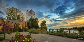 Burg Eltville: Sonnenuntergang nach dem Unwetter