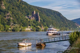 Rheinufer in Assmannshausen mit Burg Rheinstein-2